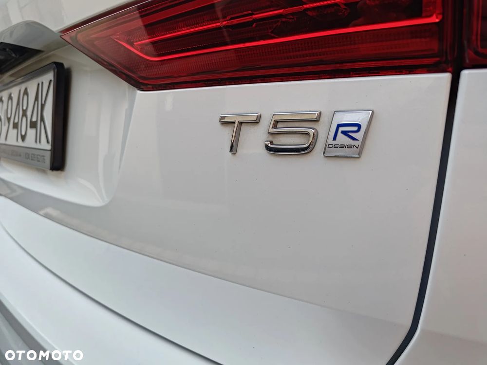 Volvo XC 60 T5 R-Design - 8