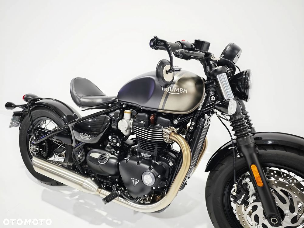 Triumph Bonneville Bobber - 7