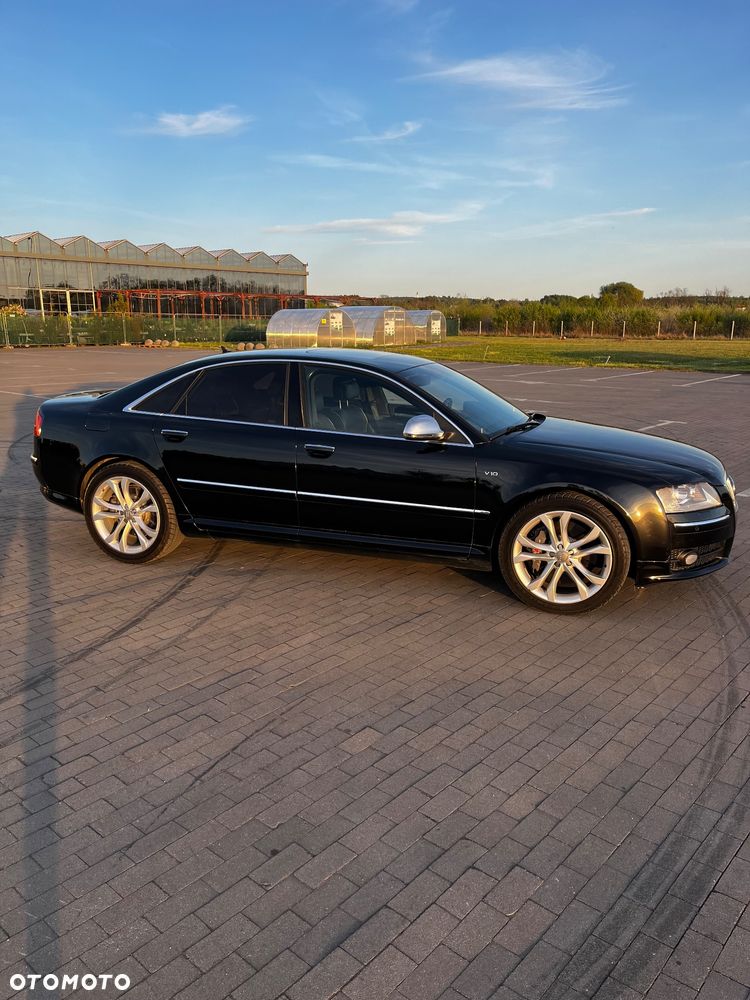 Audi S8 - 14