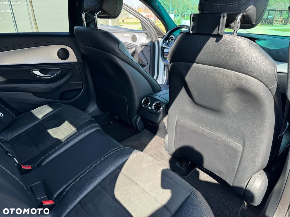 Mercedes-Benz Klasa E 220 d 4-Matic 9G-TRONIC - 12