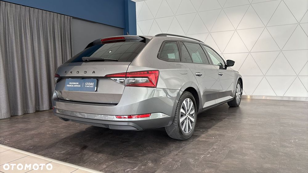 Skoda Superb 2.0 TDI SCR Style DSG - 6