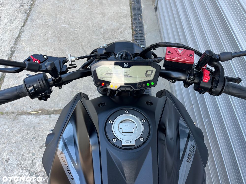 Yamaha MT - 30