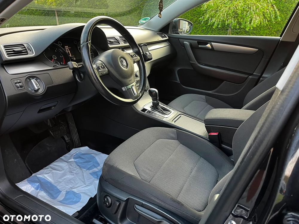 Volkswagen Passat 2.0 TDI Comfortline DSG - 10