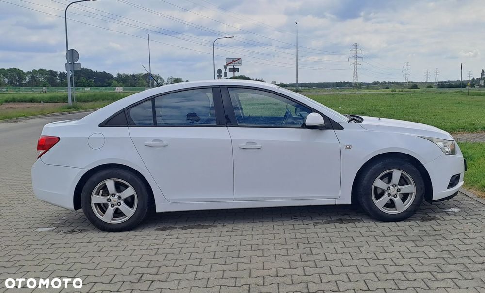 Chevrolet Cruze 1.6 Base - 6