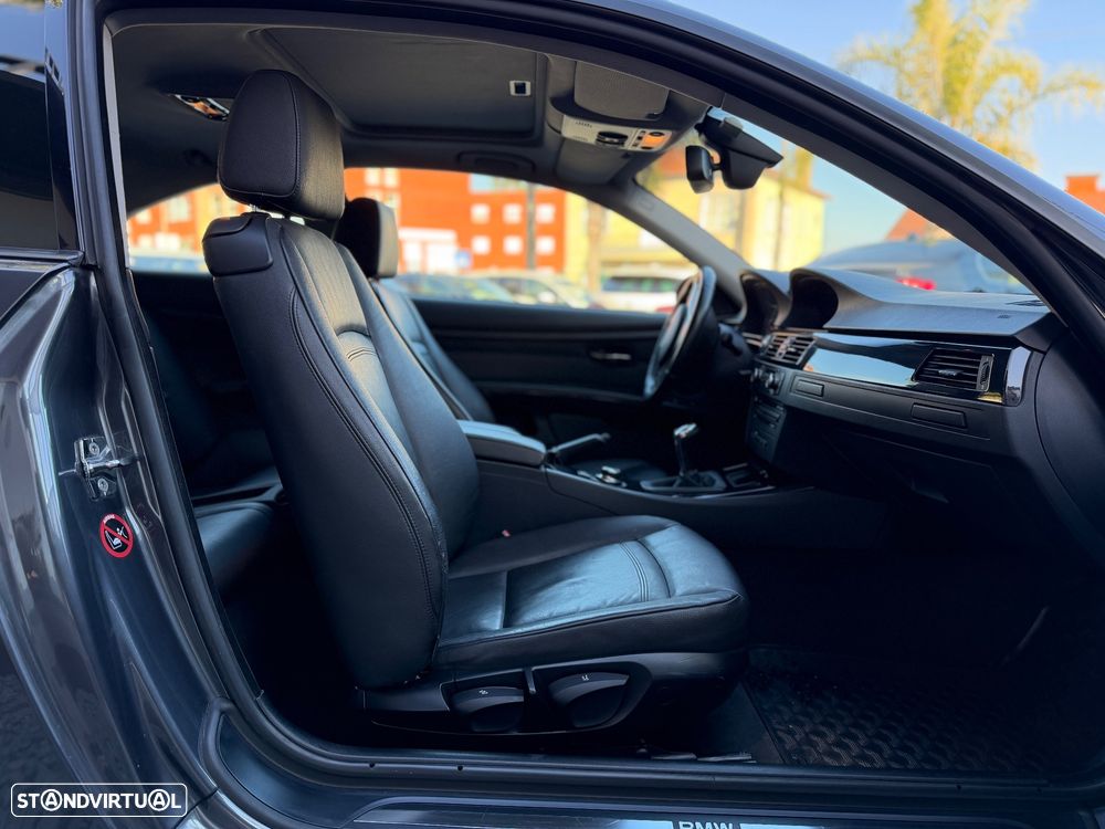 BMW 320 d Coupe - 13