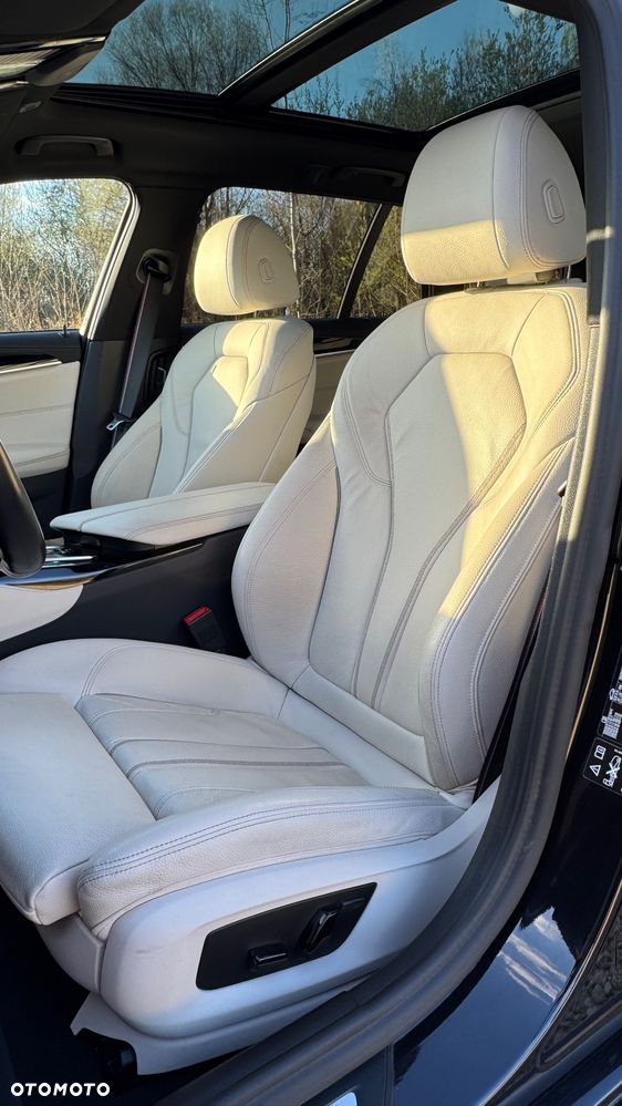 BMW Seria 5 540d xDrive Touring M Sport Edition - 9
