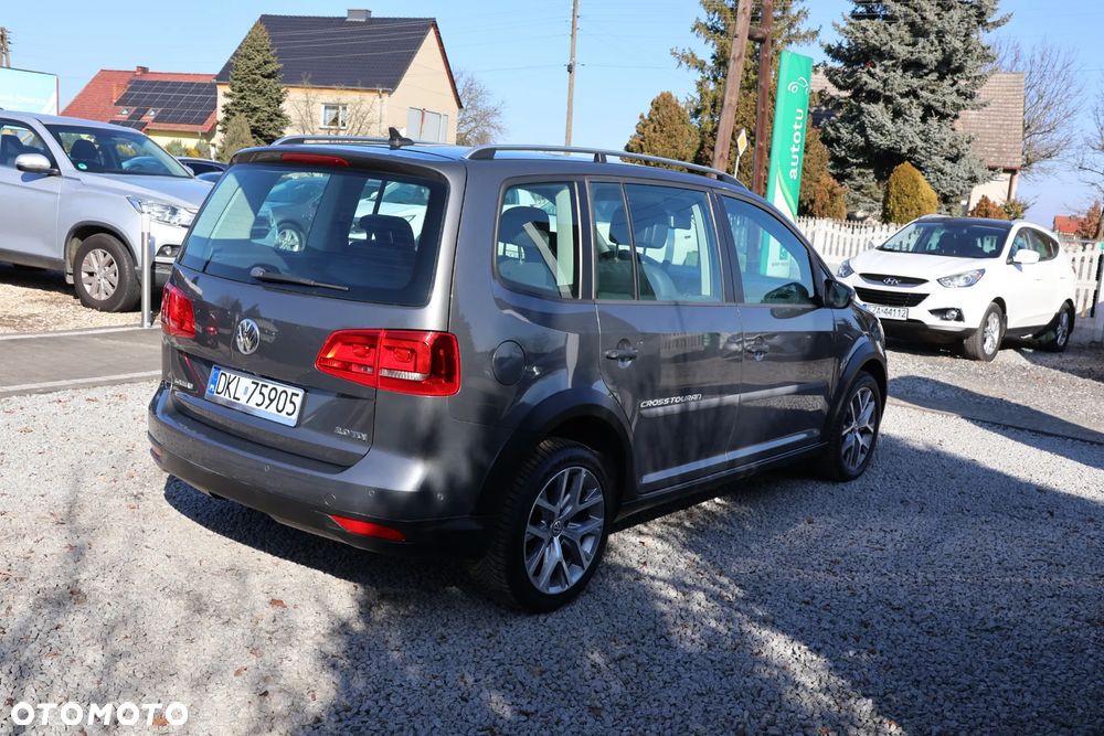 Volkswagen Touran 2.0 TDI DPF Cross DSG - 4