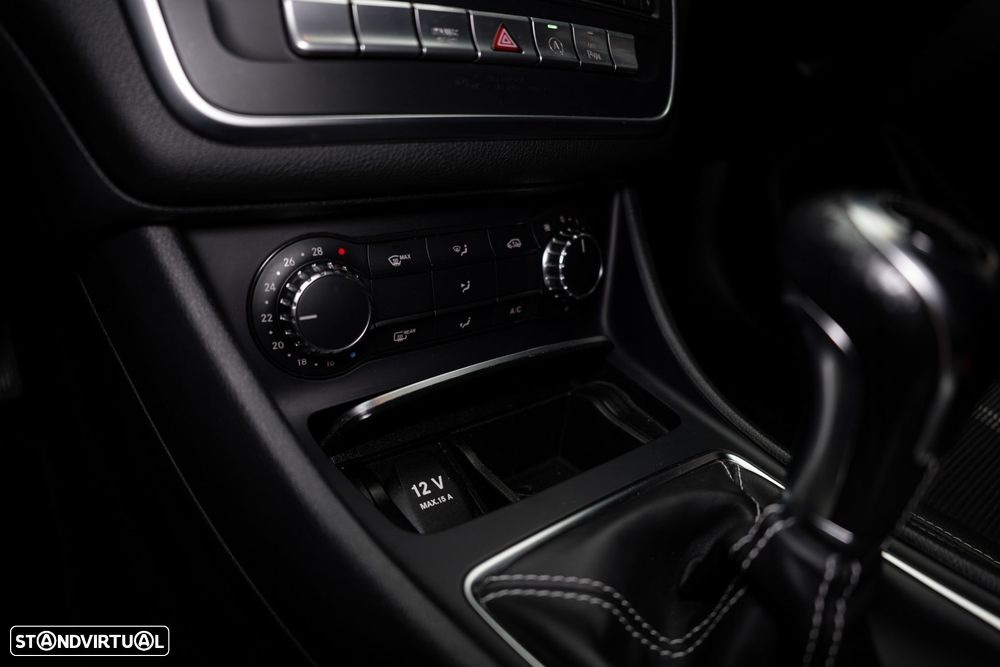 Mercedes-Benz CLA 180 d Urban - 43