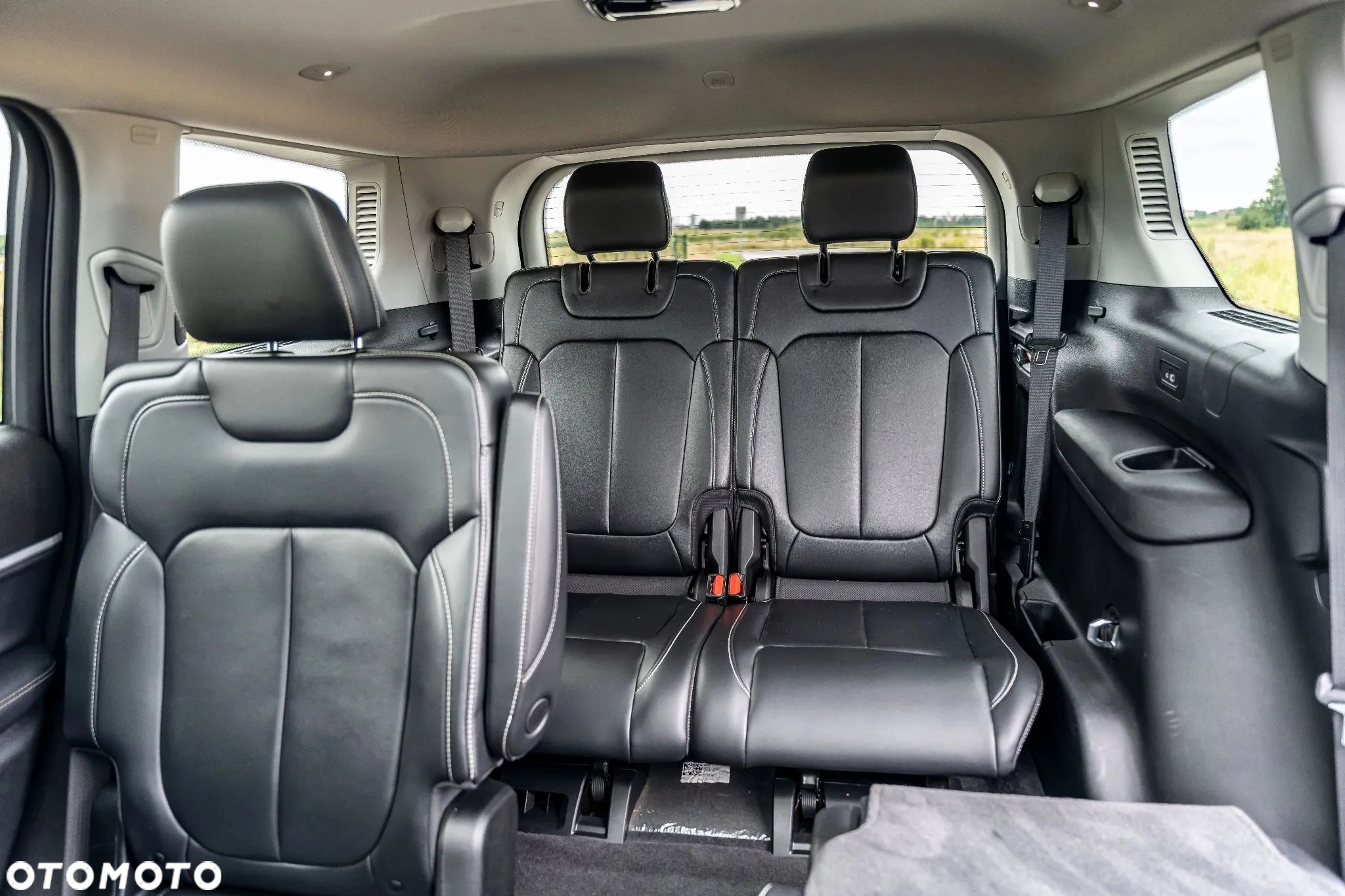 Jeep Grand Cherokee - 14