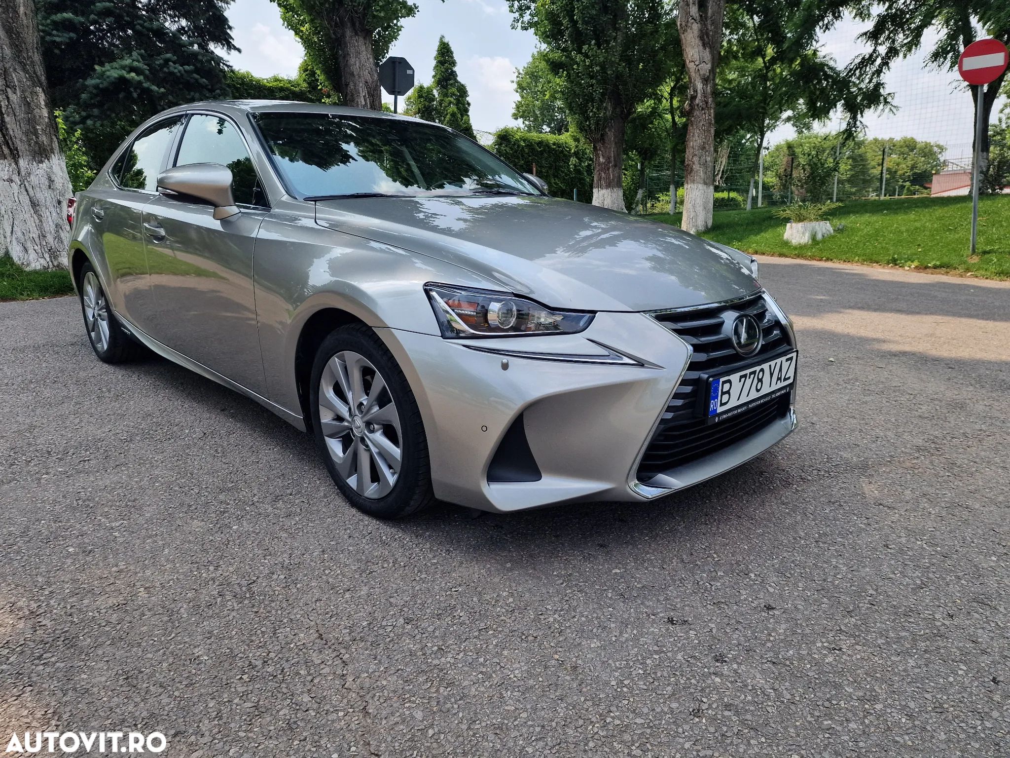 Lexus Seria IS - 1