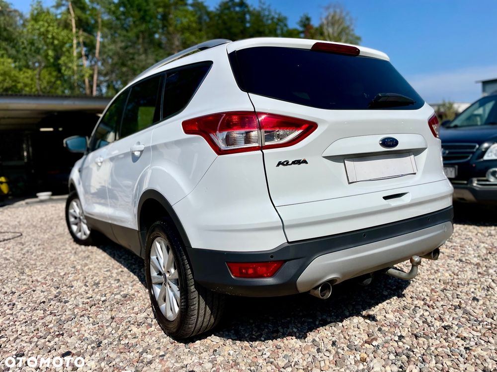 Ford Kuga 2.0 TDCi 2x4 Titanium - 4