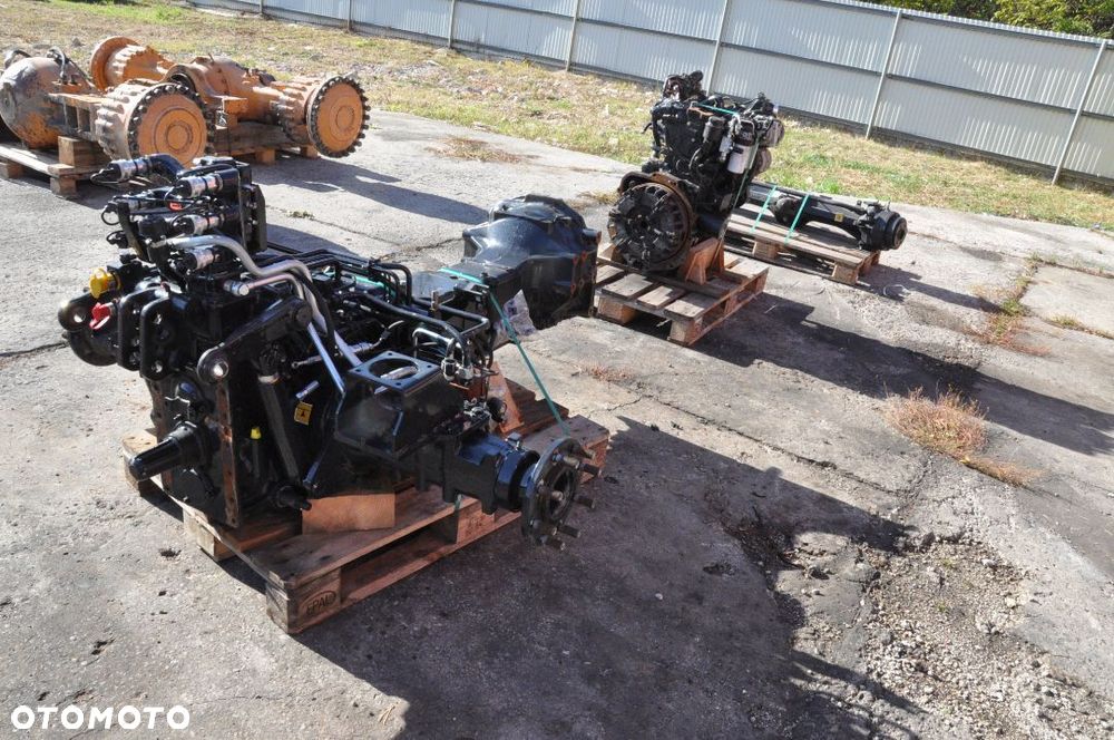 ROZDZIELACZ POCHWA MOST SKRZYNIA BIEGÓW SAME DEUTZ - 2