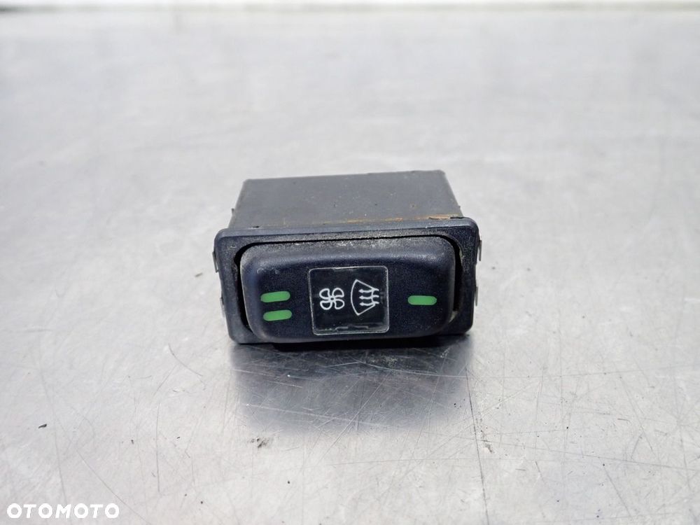 PRZEŁĄCZNIK PODGRZEWANIA SZYBY PRZÓD MERCEDES-BENZ T1 310D 6115400066 - 1