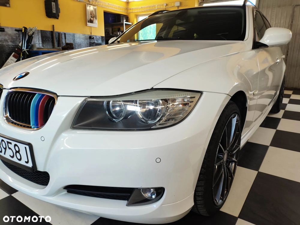 BMW Seria 3 318i - 24