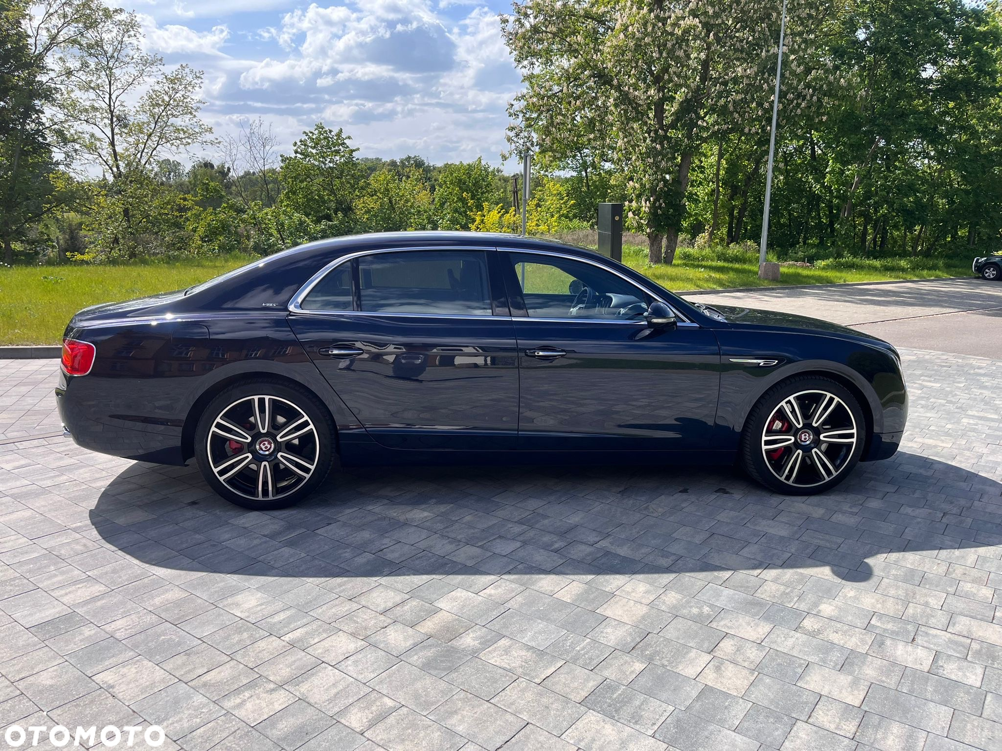 Bentley Flying Spur V8 S - 9