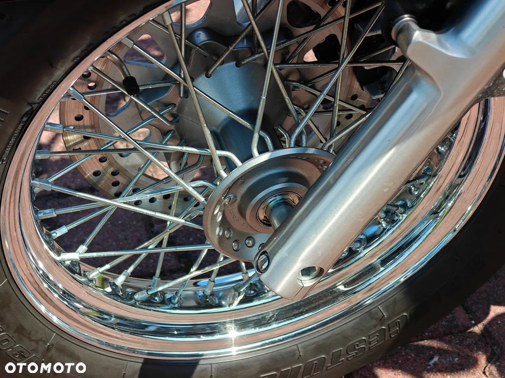 Suzuki Intruder - 21