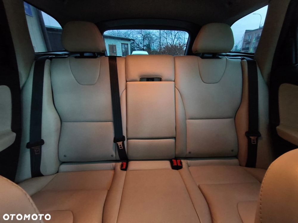 Volvo XC 60 T5 AWD Geartronic Momentum - 6