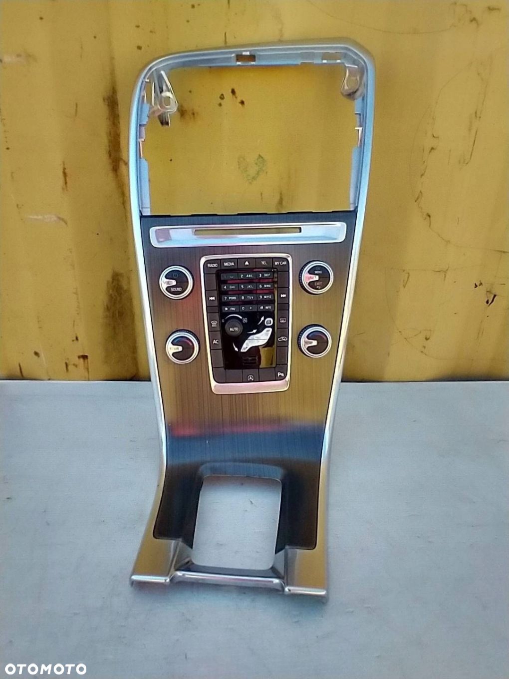 Volvo XC60 I RAMKA DESKI KONSOLI TUNEL PANEL NAWIEWU 6813937 31469644 - 1
