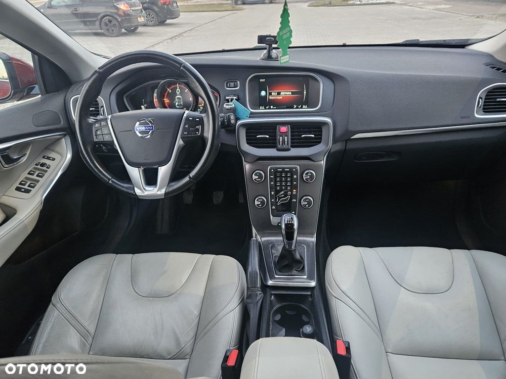 Volvo V40 D4 Summum - 12