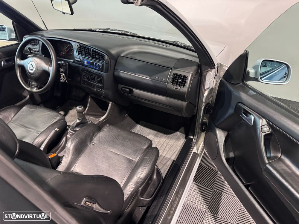 VW Golf Cabriolet 1.6 Highline - 13