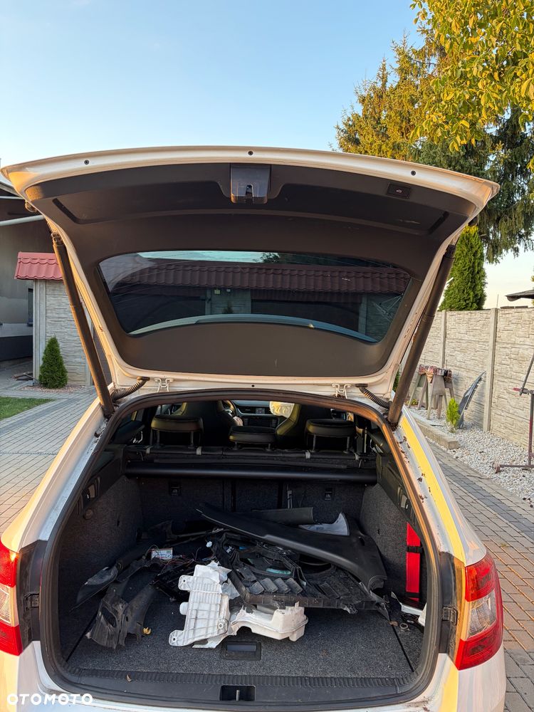 Skoda Octavia 2.0 TDI RS DSG - 8
