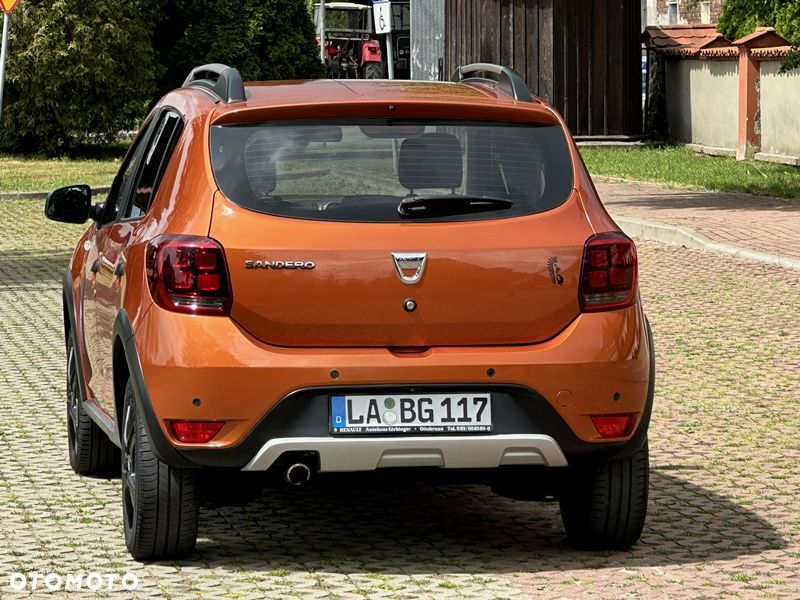 Dacia Sandero Stepway TCe 90 (S&S) Celebration - 4