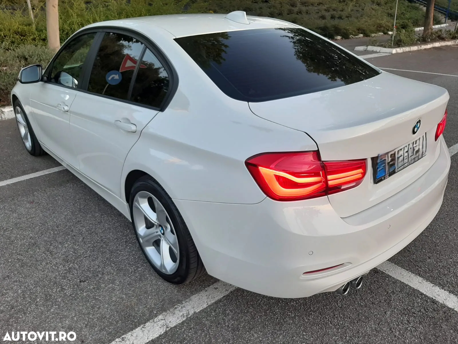 BMW Seria 3 320d Sport Line - 10