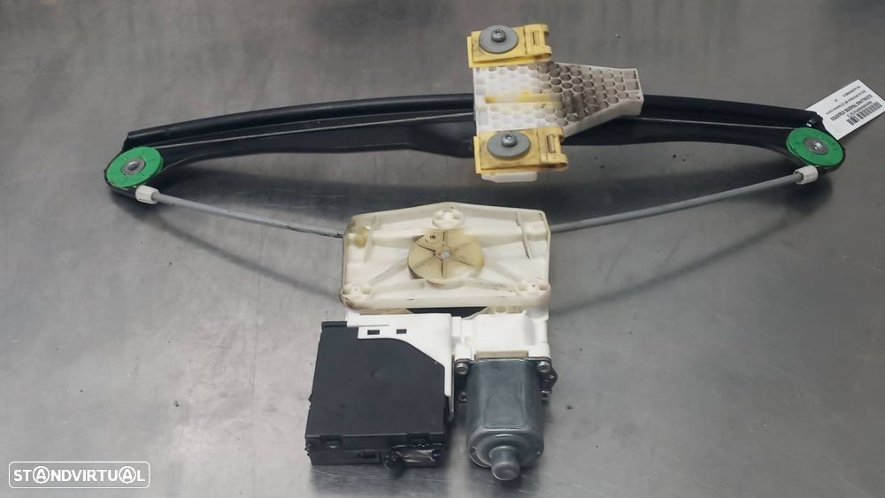 ELEVADOR DE VIDRO TRASEIRO ESQUERDO AUDI A3 2005 -8P4959801D - 2