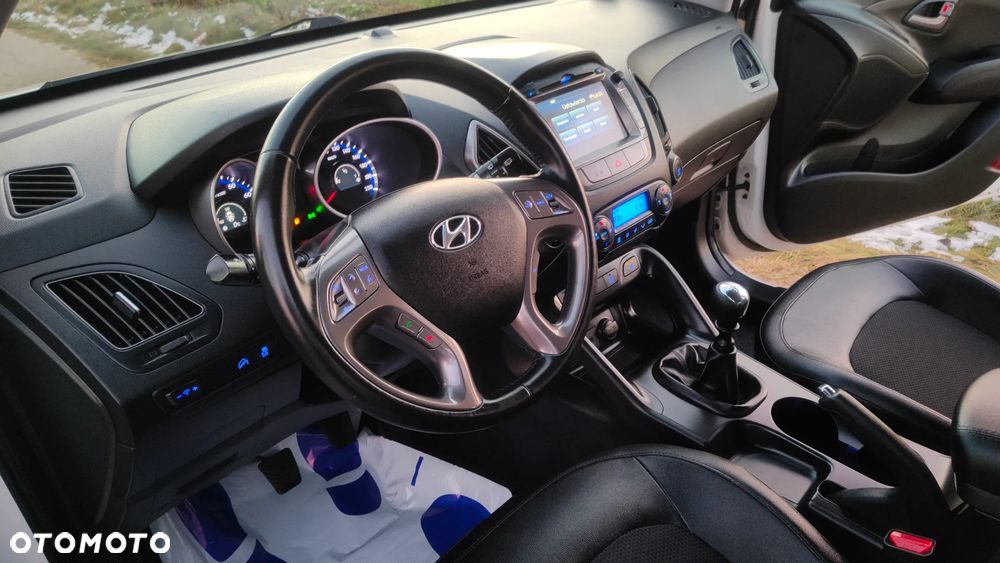 Hyundai ix35 blue 1.6 2WD Finale Gold - 36