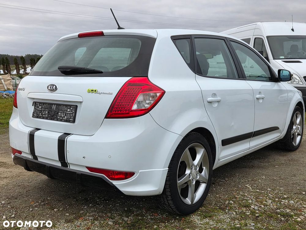 Kia Ceed 1.6 CRDi 128 97g Edition 7 - 3