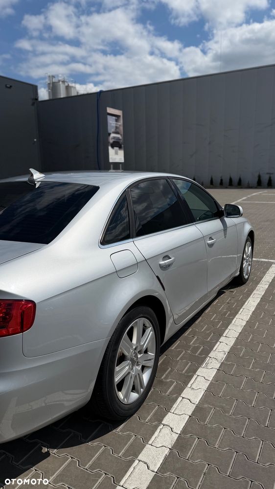 Audi A4 Limousine - 5