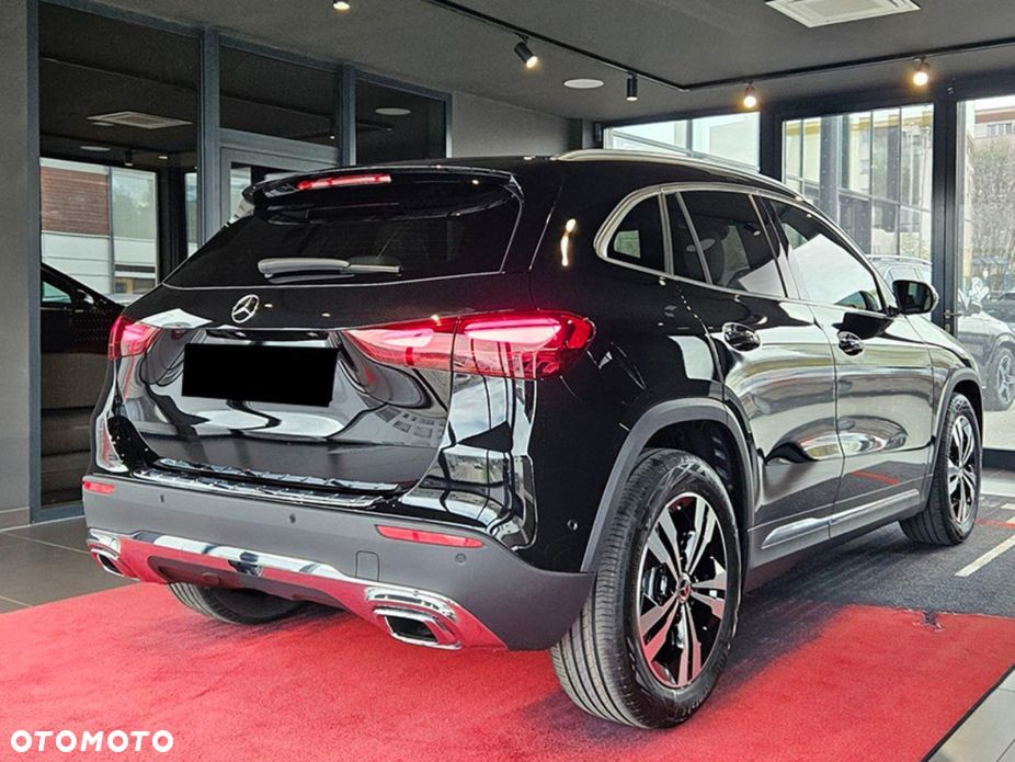 Mercedes-Benz GLA 200 AMG Line - 6