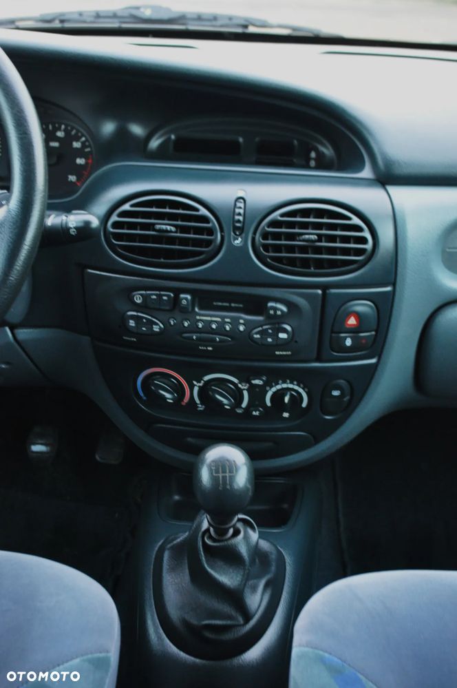 Renault Megane 1.6 RN - 15