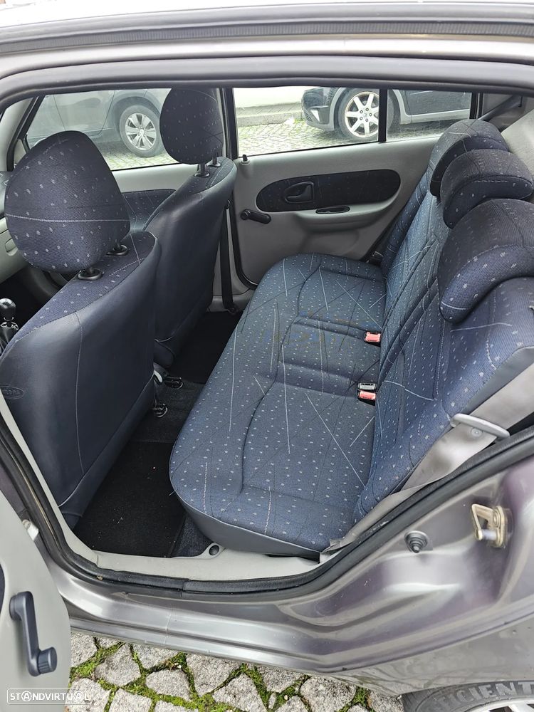 Renault Clio 1.2 - 10