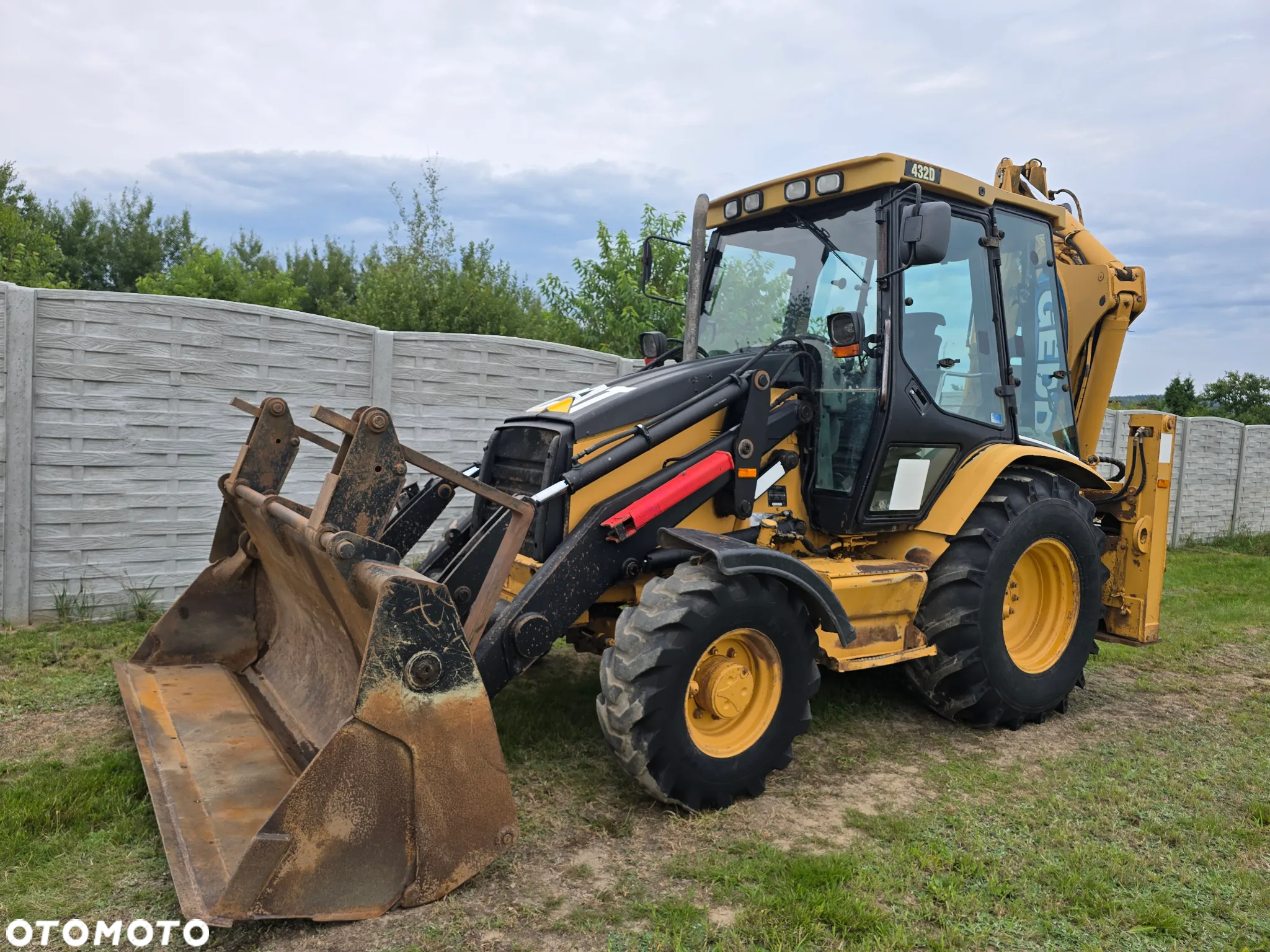 Caterpillar - 10