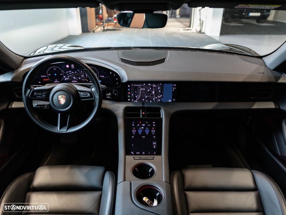 Porsche Taycan Sport Turismo - 28