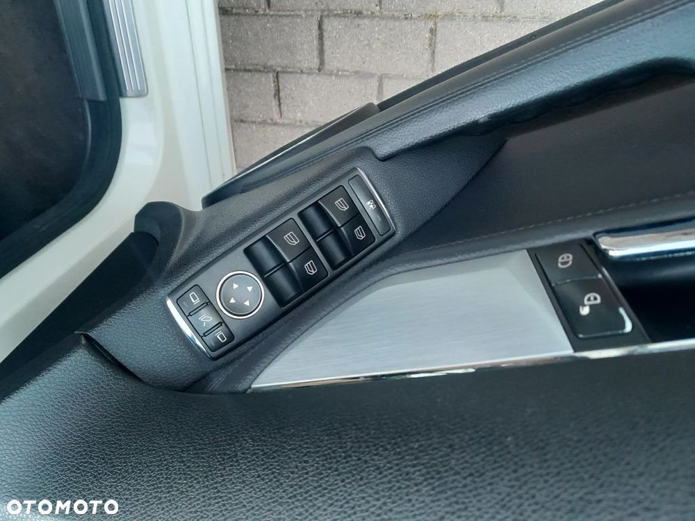 Mercedes-Benz Klasa C 220 CDI DPF Automatik BlueEFFICIENCY Avantgarde - 11