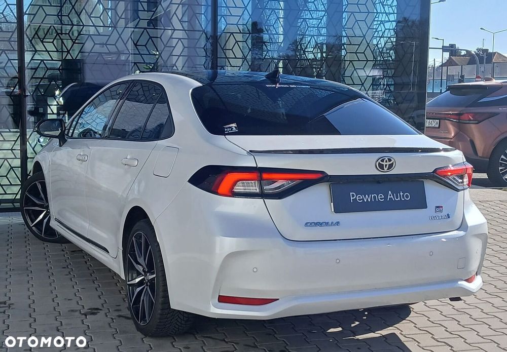 Toyota Corolla 1.8 Hybrid GR Sport Dynamic - 12