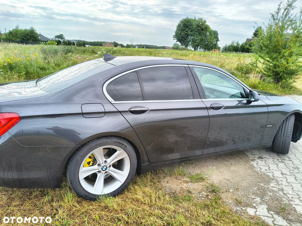 BMW Seria 7 740i - 4