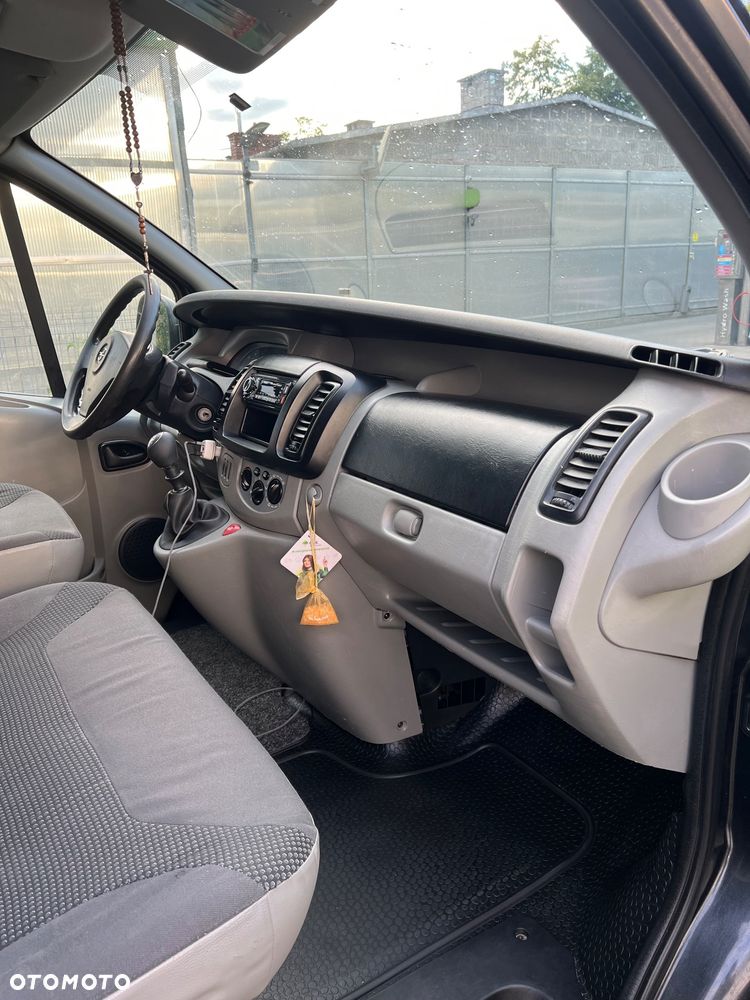 Opel Vivaro - 24