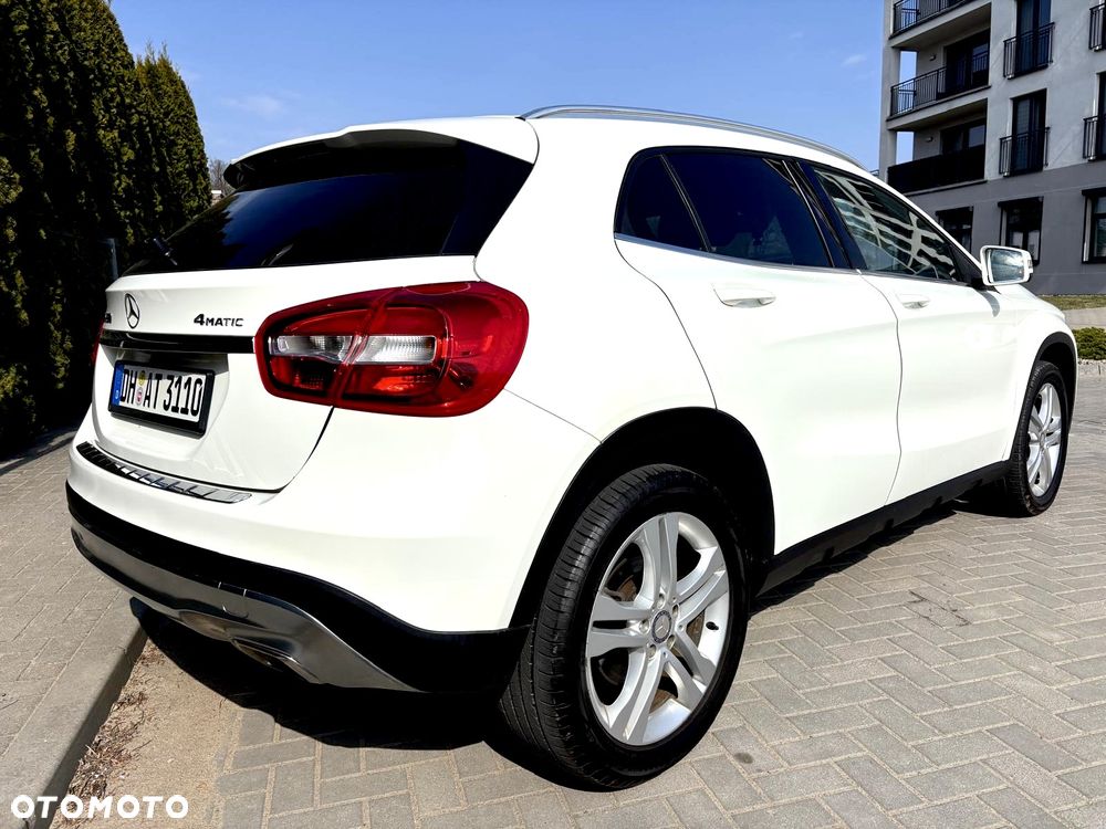 Mercedes-Benz GLA 250 4-Matic - 24
