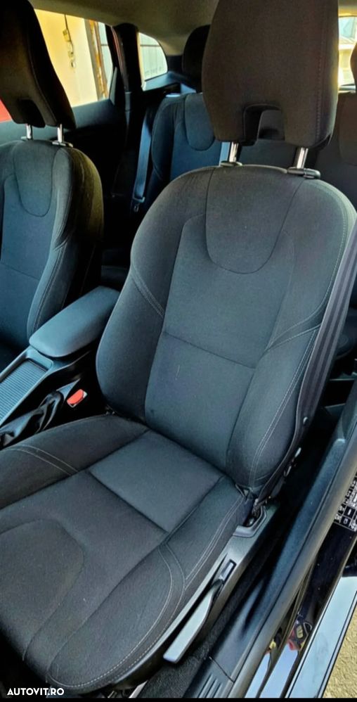 Volvo V40 D2 Momentum - 19