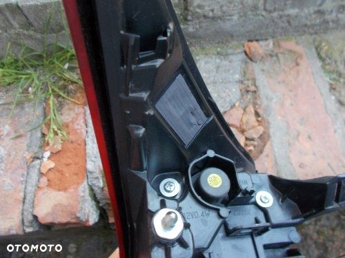 LEXUS NX UX200 UX250H 2019- PRAWA LED - 10