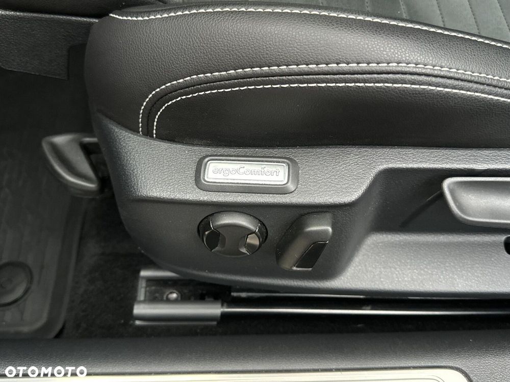 Volkswagen Passat - 31