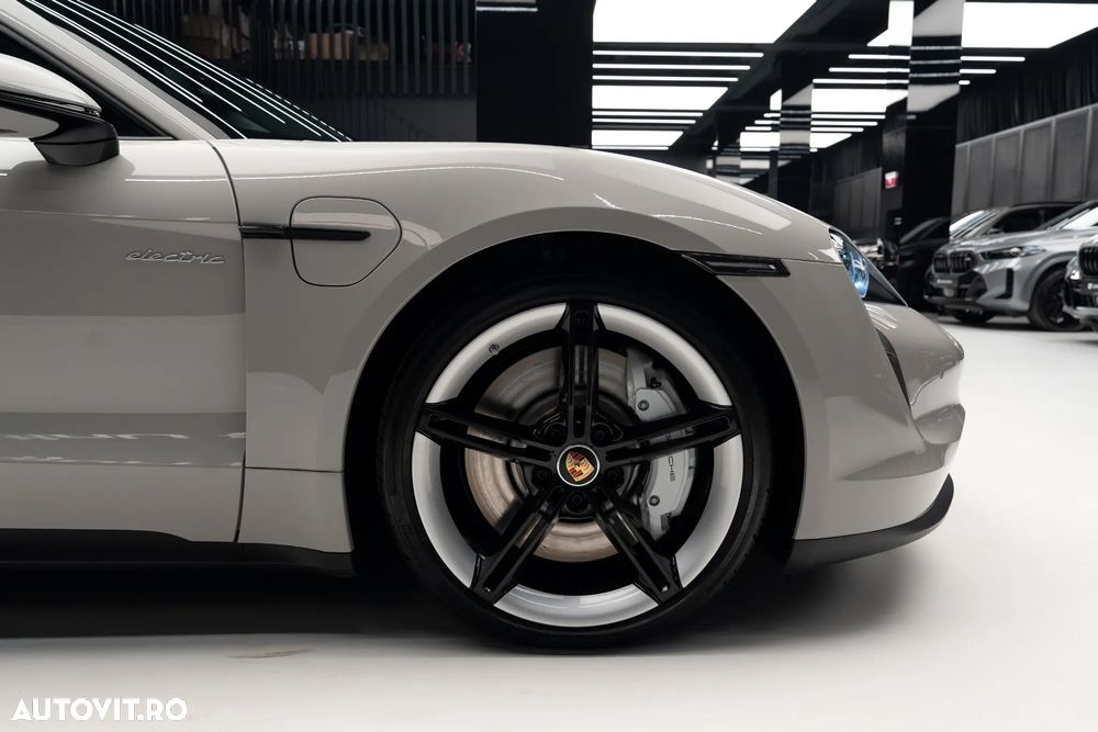 Porsche Taycan Standard - 37