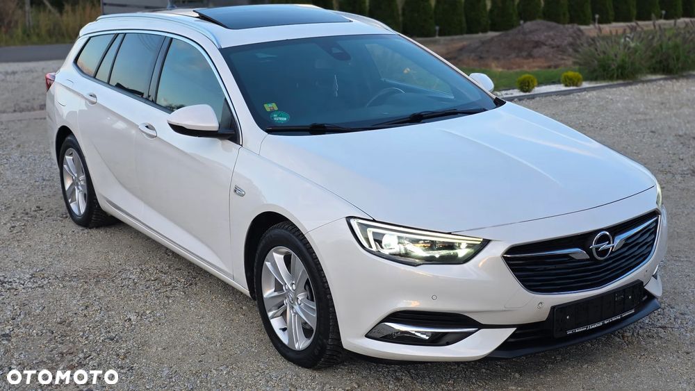 Opel Insignia - 1