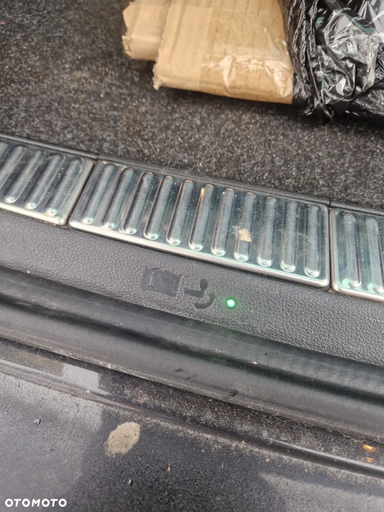 Skoda Superb 2.0 TDI L&K DSG - 20