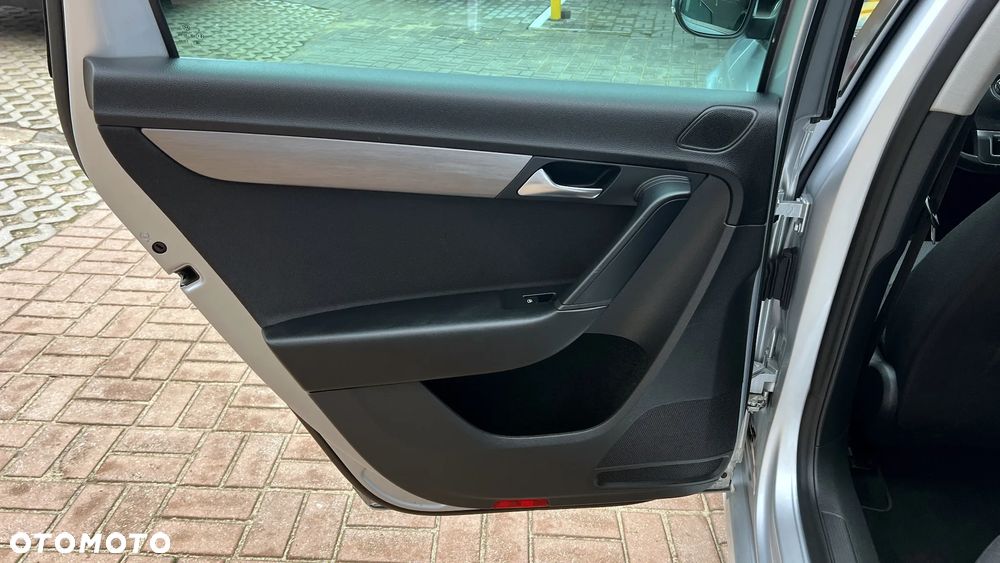 Volkswagen Passat 2.0 TDI BlueMotion Technology Comfortline - 29