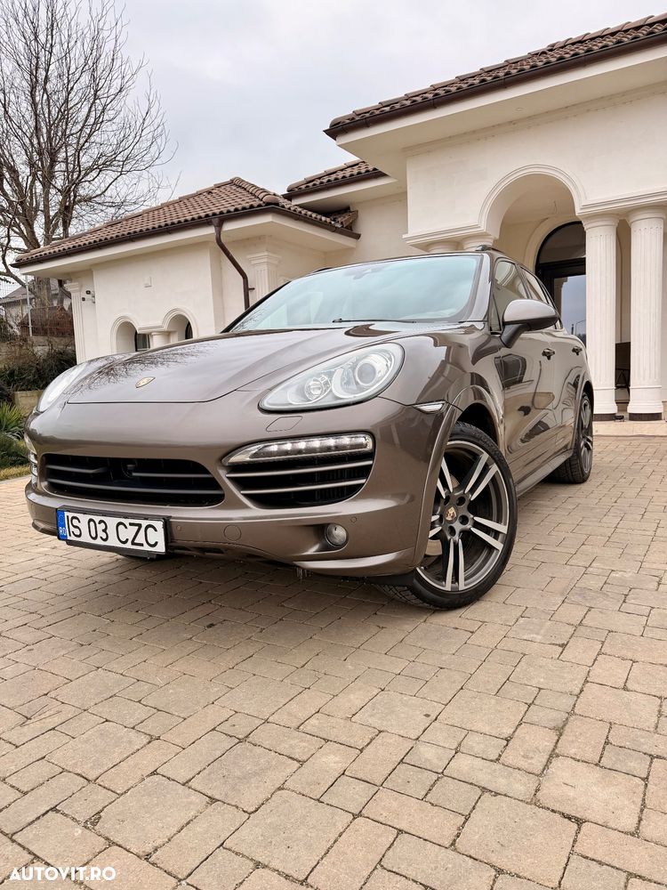Porsche Cayenne - 1