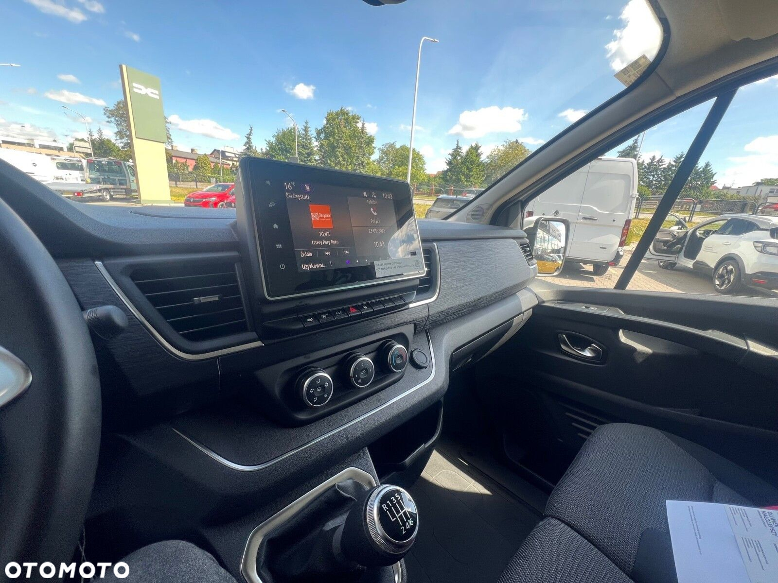 Renault Trafic - 12